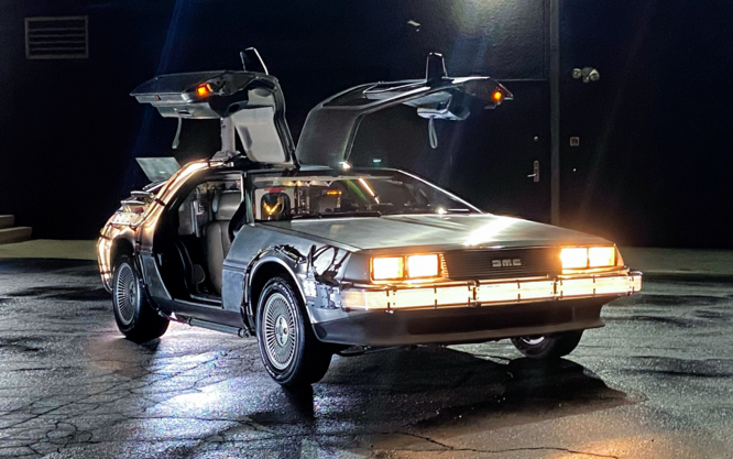 DeLorean-Ritorno-al-Futuro.jpg