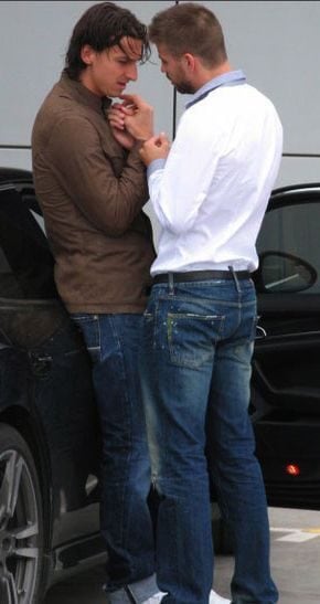 Ibrahimovic-y-Pique.jpeg