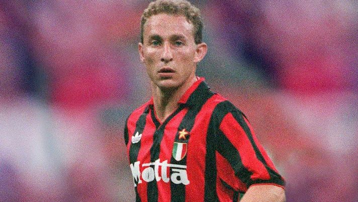 Jean-Pierre_Papin_Milan_1992-93.jpg