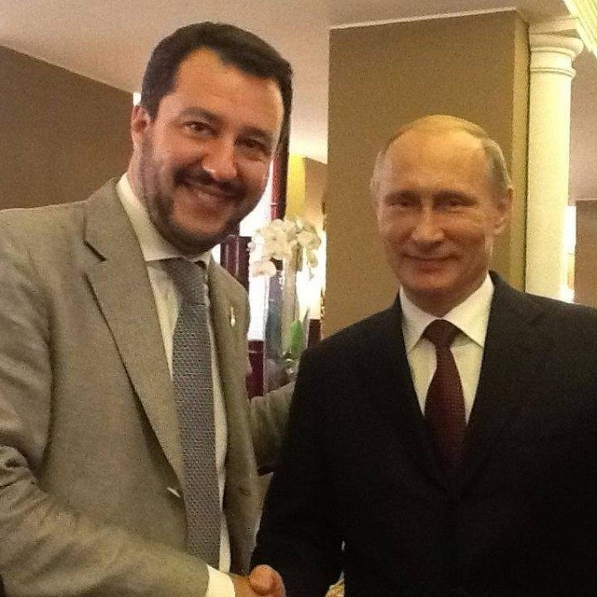 matteo-salvini-vladimir-putin-1200x1200.jpg