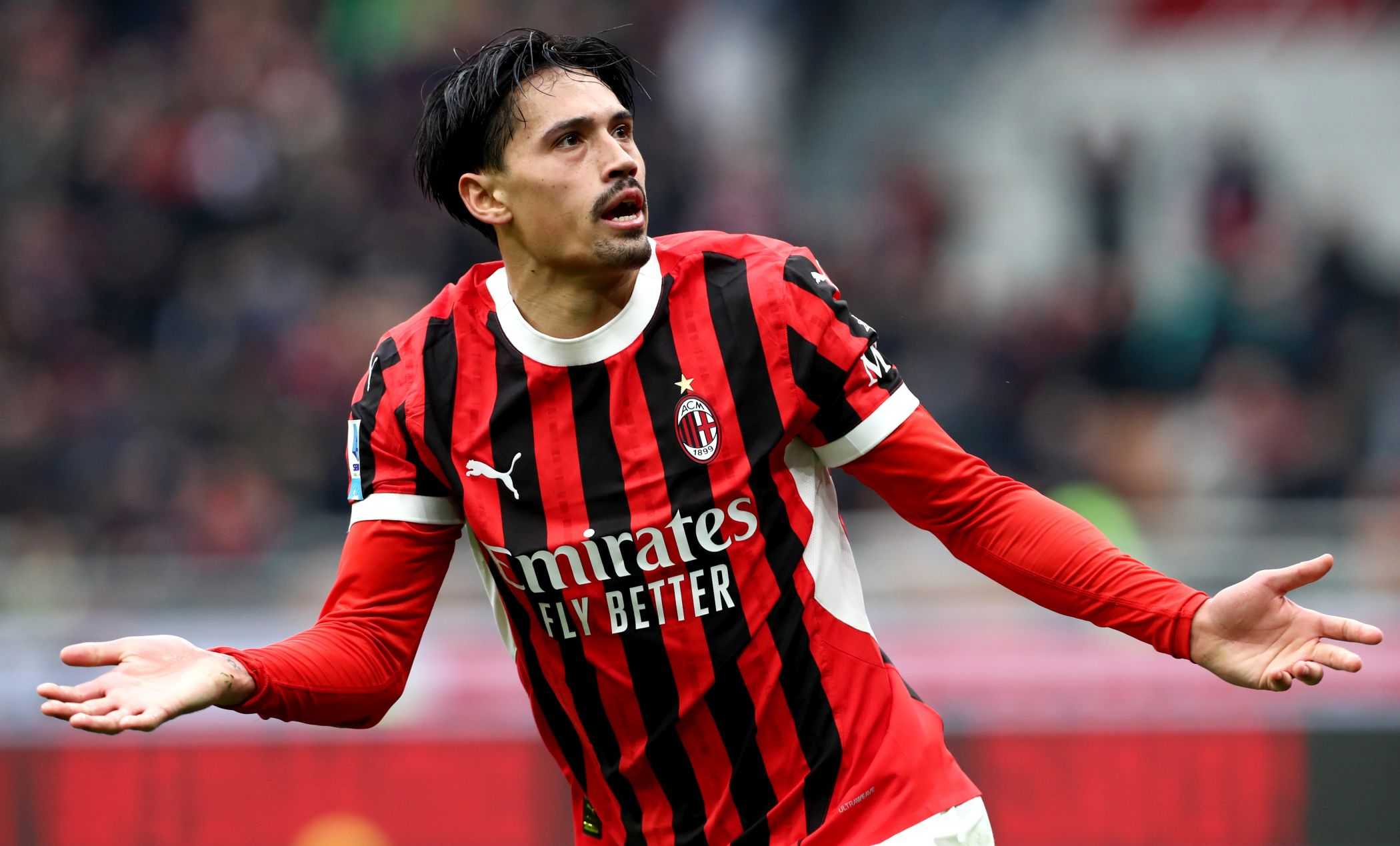 reijnders.milan.2024.25.esulta.braccia.larghe.2100x1269.jpg